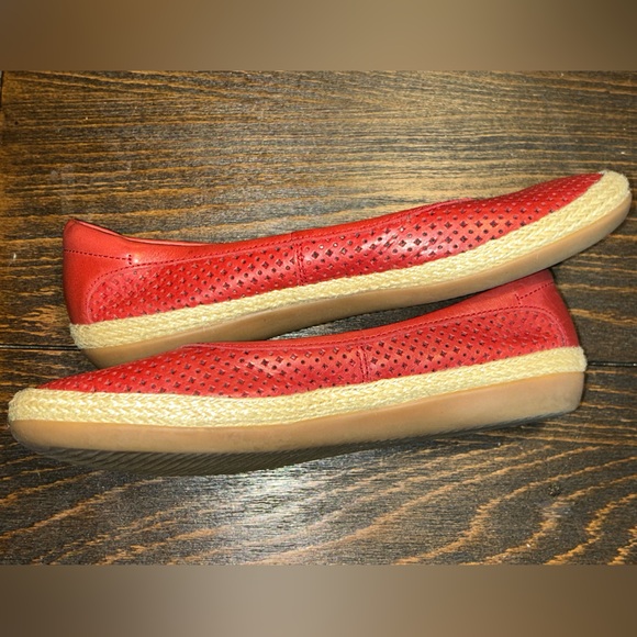 Clarks Women's Danelly Adira Summer ballerina Ballet Flat, Red Leather size 6.5 - Picture 2 of 9